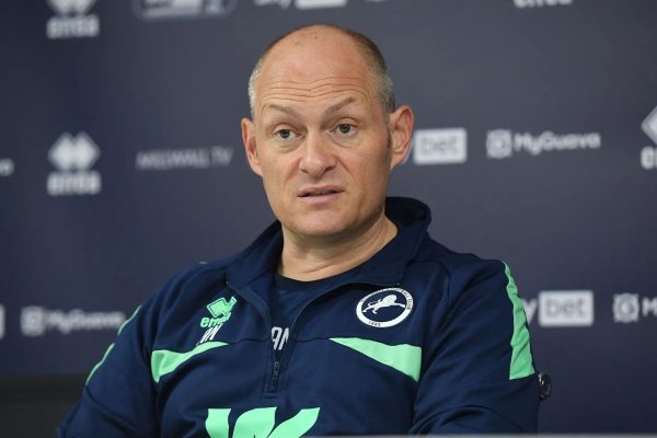 亚历克斯·尼尔赛后反思米尔沃尔对赫尔城失利，战术调整与未来展望