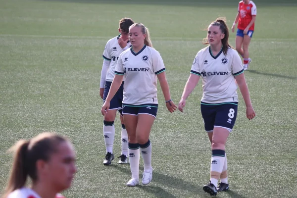 英格兰女足在布伦特福德遭遇失利