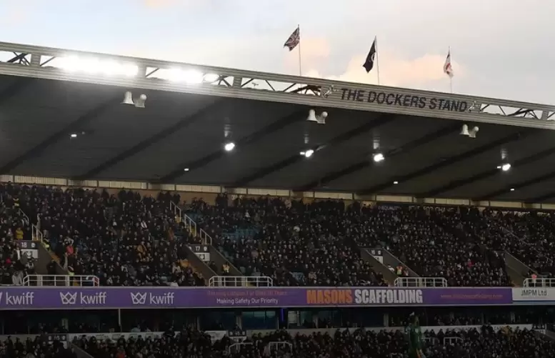 米尔沃尔足球俱乐部挥泪斩“番石榴”：因母公司违规，球衣胸前赞助闪电解约