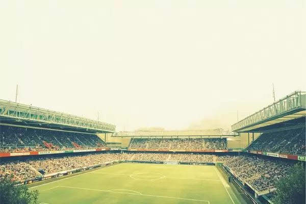 米尔沃尔足球俱乐部：雄狮的崛起与挑战，英冠赛场上的硬骨头